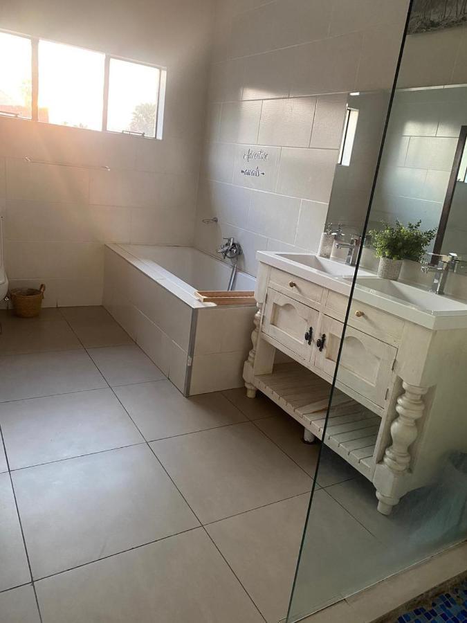 Entire 4 Bedroom House In Midrand, Johannesburg Randjesfontein Buitenkant foto