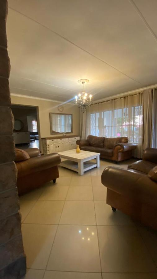 Entire 4 Bedroom House In Midrand, Johannesburg Randjesfontein Buitenkant foto